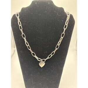 Silver toned wide chain heart pendant 17” necklace
